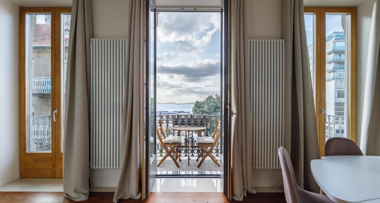 Refugio De Paz Y Encanto En El Corazon De Vigo Con Vistas Al Mar Exterior foto